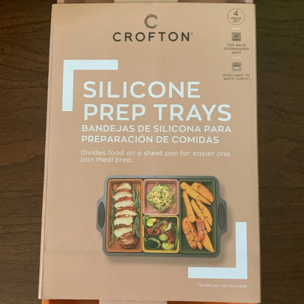NWOT Crofton 4pc Silicone Prep Trays my daughter didn’t like them